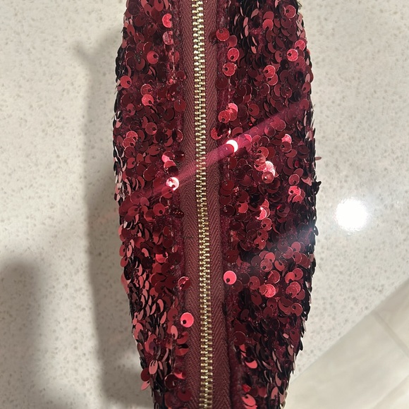 Red sequin Kate Spade shoulder bag. - Picture 6 of 11